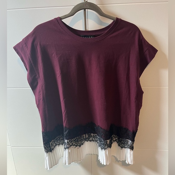 Laundry by Shelli Segal tshirt with lace accent - Picture 1 of 5